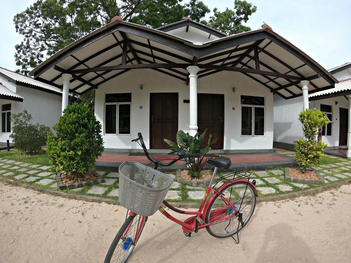 Luna Beach Hotel Nilaveli Luaran gambar