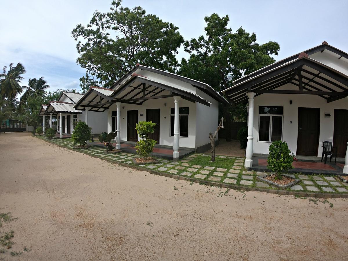 Luna Beach Hotel Nilaveli Luaran gambar